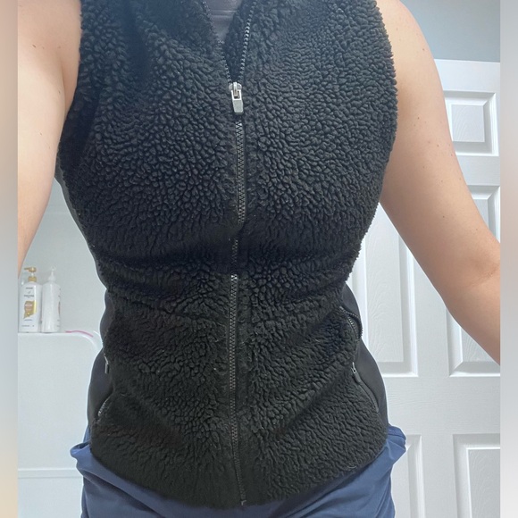 FABLETICS faux Sherpa vest - Picture 3 of 3